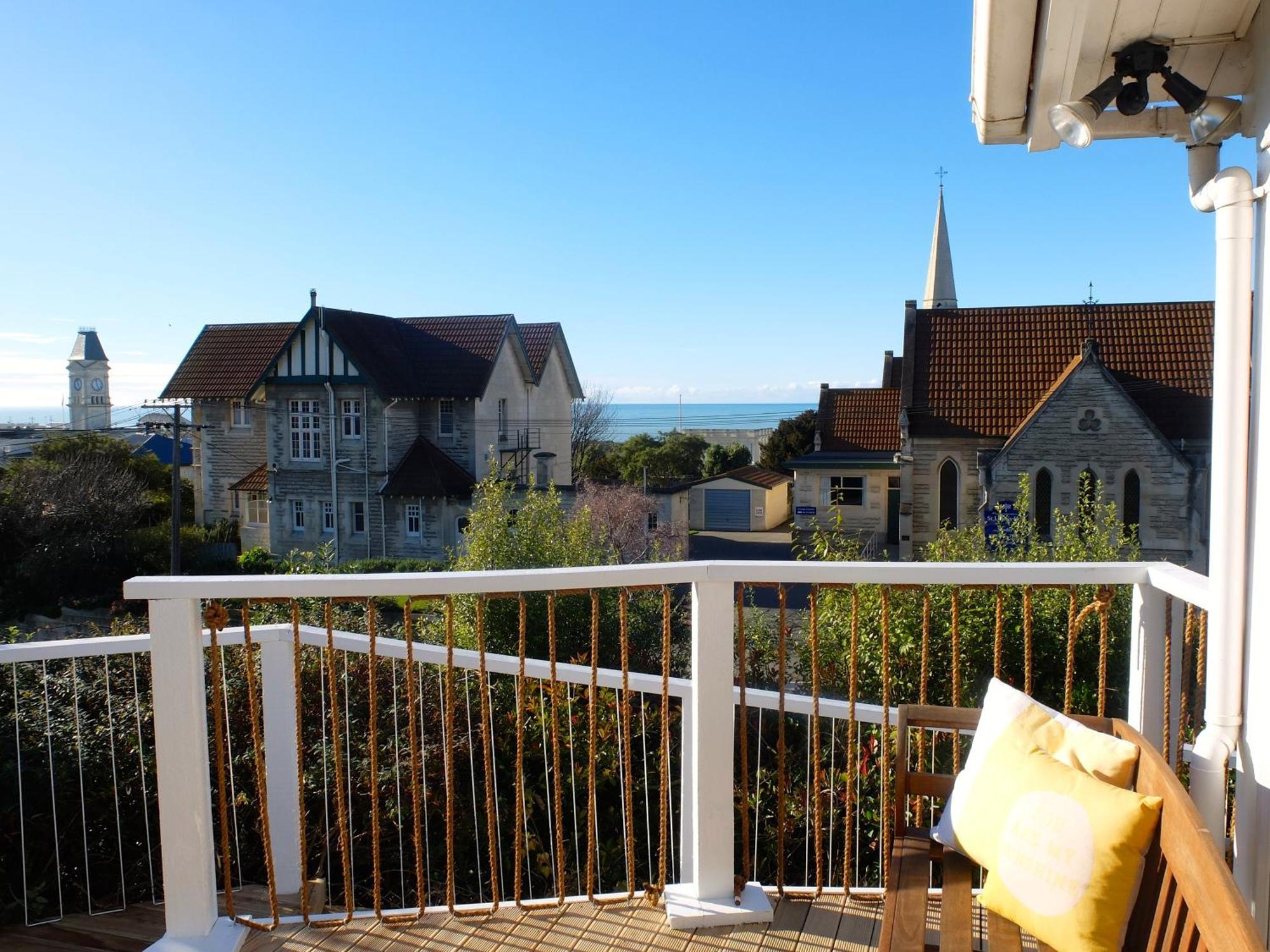 Quarterdeck Apartment *